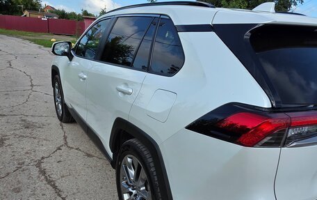 Toyota RAV4, 2022 год, 4 650 000 рублей, 3 фотография
