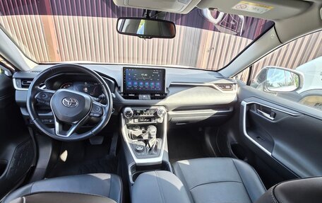 Toyota RAV4, 2022 год, 4 650 000 рублей, 6 фотография