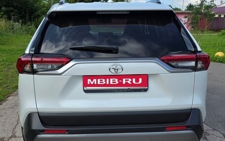 Toyota RAV4, 2022 год, 4 650 000 рублей, 2 фотография