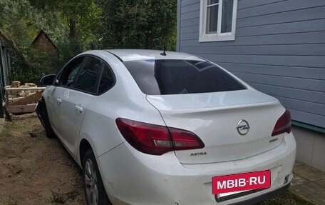 Opel Astra J, 2014 год, 580 000 рублей, 2 фотография