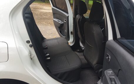 Renault Logan II, 2018 год, 770 000 рублей, 5 фотография