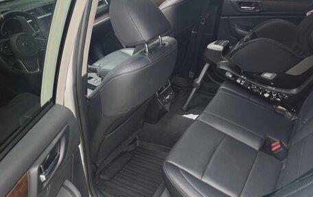 Subaru Outback IV рестайлинг, 2018 год, 2 800 000 рублей, 7 фотография