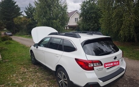 Subaru Outback IV рестайлинг, 2018 год, 2 800 000 рублей, 24 фотография