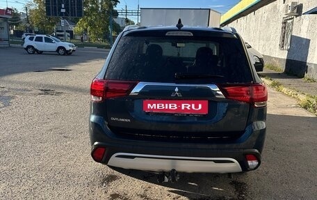 Mitsubishi Outlander III рестайлинг 3, 2020 год, 2 700 000 рублей, 2 фотография