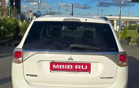 Mitsubishi Outlander III рестайлинг 3, 2012 год, 1 200 000 рублей, 4 фотография