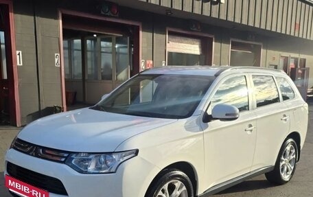 Mitsubishi Outlander III рестайлинг 3, 2012 год, 1 200 000 рублей, 2 фотография