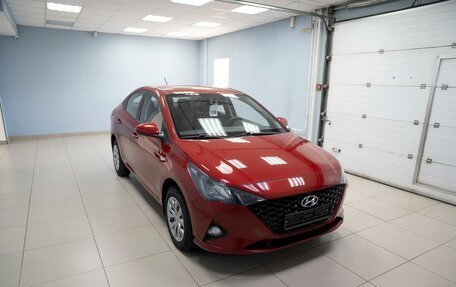 Hyundai Solaris II рестайлинг, 2021 год, 1 499 000 рублей, 4 фотография