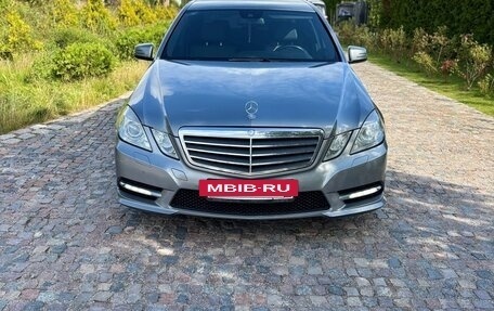 Mercedes-Benz E-Класс, 2012 год, 1 900 000 рублей, 6 фотография