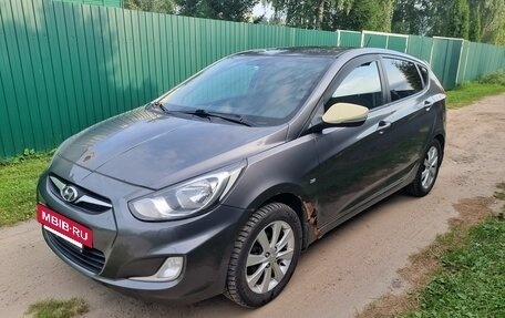Hyundai Solaris II рестайлинг, 2012 год, 600 000 рублей, 3 фотография