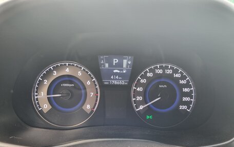 Hyundai Solaris II рестайлинг, 2012 год, 600 000 рублей, 13 фотография