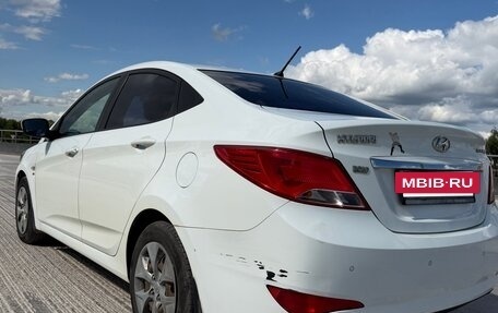 Hyundai Solaris II рестайлинг, 2015 год, 825 000 рублей, 3 фотография