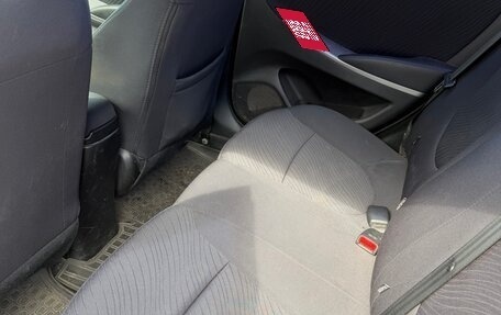 Hyundai Solaris II рестайлинг, 2015 год, 825 000 рублей, 10 фотография