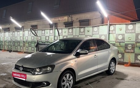 Volkswagen Polo VI (EU Market), 2013 год, 760 000 рублей, 2 фотография
