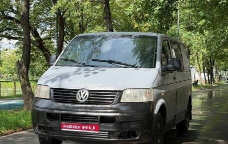 Volkswagen Transporter T5 рестайлинг, 2005 год, 549 000 рублей, 1 фотография