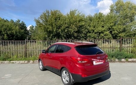 Hyundai ix35 I рестайлинг, 2010 год, 995 000 рублей, 10 фотография