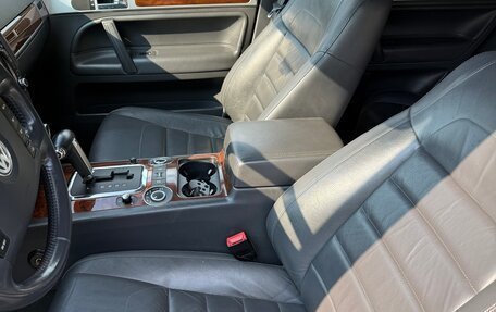 Volkswagen Touareg III, 2008 год, 1 050 000 рублей, 10 фотография