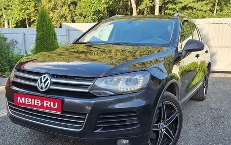 Volkswagen Touareg III, 2010 год, 1 850 000 рублей, 2 фотография