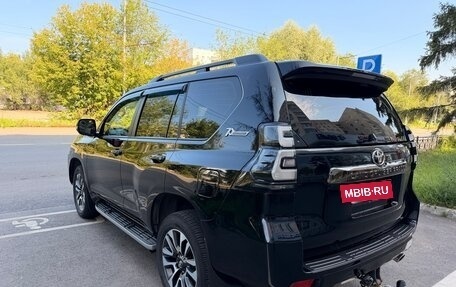 Toyota Land Cruiser Prado 150 рестайлинг 2, 2021 год, 6 299 000 рублей, 5 фотография