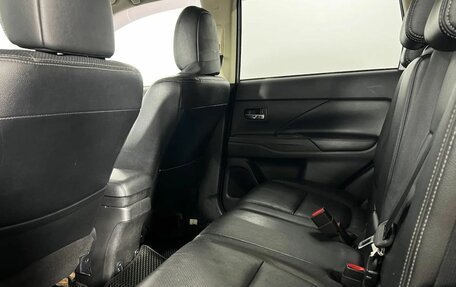 Mitsubishi Outlander III рестайлинг 3, 2012 год, 1 380 000 рублей, 11 фотография