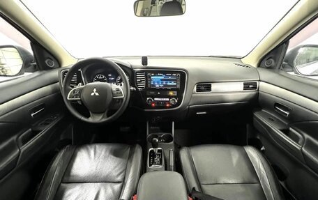 Mitsubishi Outlander III рестайлинг 3, 2012 год, 1 380 000 рублей, 14 фотография