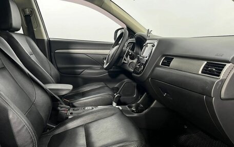 Mitsubishi Outlander III рестайлинг 3, 2012 год, 1 380 000 рублей, 13 фотография