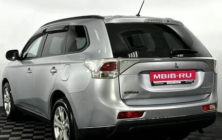 Mitsubishi Outlander III рестайлинг 3, 2012 год, 1 380 000 рублей, 8 фотография