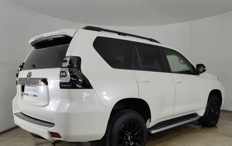 Toyota Land Cruiser Prado 150 рестайлинг 2, 2021 год, 5 980 000 рублей, 5 фотография