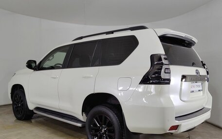 Toyota Land Cruiser Prado 150 рестайлинг 2, 2021 год, 5 980 000 рублей, 7 фотография