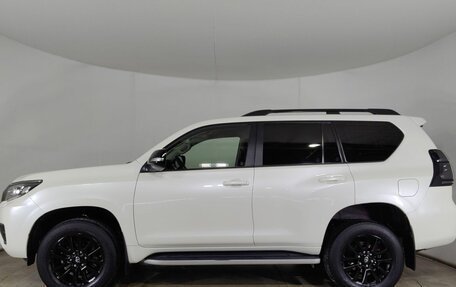 Toyota Land Cruiser Prado 150 рестайлинг 2, 2021 год, 5 980 000 рублей, 8 фотография