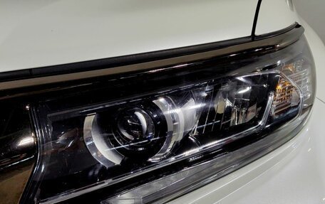 Toyota Land Cruiser Prado 150 рестайлинг 2, 2021 год, 5 980 000 рублей, 9 фотография