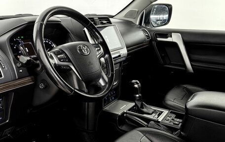 Toyota Land Cruiser Prado 150 рестайлинг 2, 2021 год, 5 980 000 рублей, 16 фотография