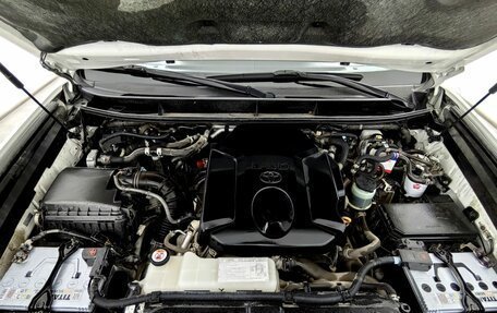 Toyota Land Cruiser Prado 150 рестайлинг 2, 2021 год, 5 980 000 рублей, 11 фотография