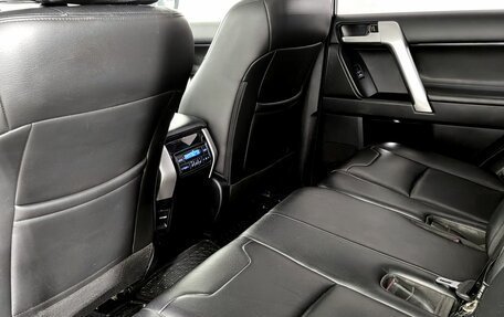Toyota Land Cruiser Prado 150 рестайлинг 2, 2021 год, 5 980 000 рублей, 17 фотография