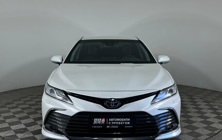 Toyota Camry, 2021 год, 3 350 000 рублей, 2 фотография