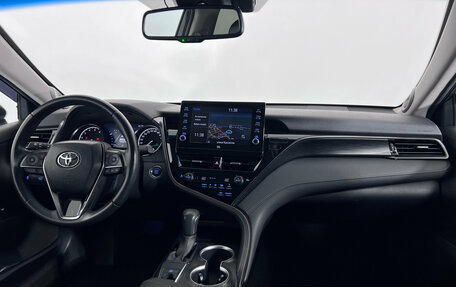 Toyota Camry, 2021 год, 3 350 000 рублей, 9 фотография