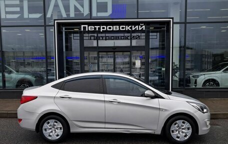 Hyundai Solaris II рестайлинг, 2016 год, 650 000 рублей, 5 фотография