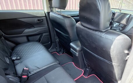 Mitsubishi Outlander III рестайлинг 3, 2019 год, 1 850 000 рублей, 8 фотография
