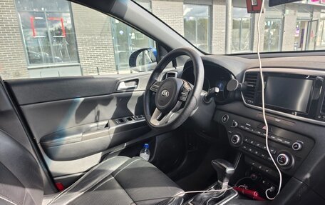 KIA Sportage IV рестайлинг, 2019 год, 1 900 000 рублей, 6 фотография