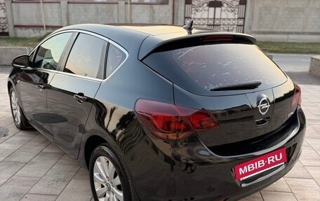 Opel Astra J, 2010 год, 615 000 рублей, 11 фотография