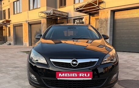Opel Astra J, 2010 год, 615 000 рублей, 23 фотография