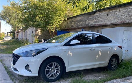 Hyundai Solaris II рестайлинг, 2020 год, 1 600 000 рублей, 2 фотография