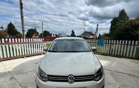 Volkswagen Polo VI (EU Market), 2011 год, 800 000 рублей, 1 фотография