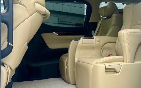 Toyota Alphard III, 2017 год, 3 940 000 рублей, 5 фотография