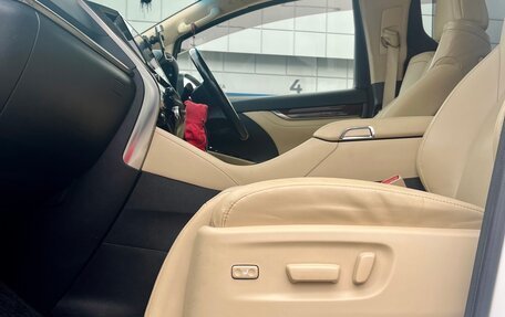Toyota Alphard III, 2017 год, 3 940 000 рублей, 6 фотография