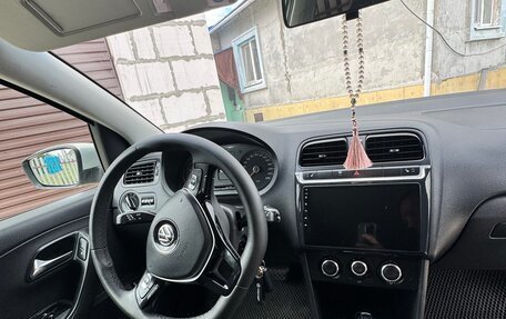 Volkswagen Polo VI (EU Market), 2011 год, 800 000 рублей, 6 фотография