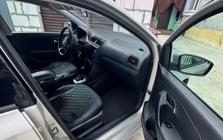 Volkswagen Polo VI (EU Market), 2011 год, 800 000 рублей, 5 фотография