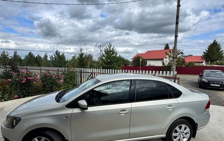 Volkswagen Polo VI (EU Market), 2011 год, 800 000 рублей, 2 фотография