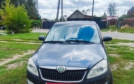 Skoda Fabia II, 2011 год, 600 000 рублей, 1 фотография
