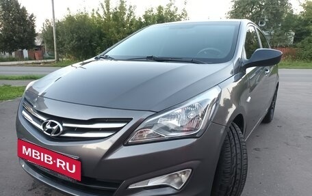 Hyundai Solaris II рестайлинг, 2015 год, 1 000 000 рублей, 2 фотография