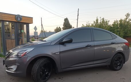 Hyundai Solaris II рестайлинг, 2015 год, 1 000 000 рублей, 4 фотография